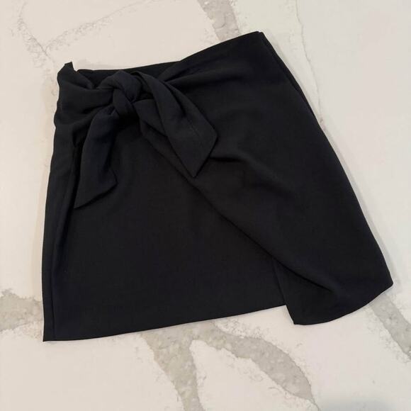 Who What Wear FrontKnot FauxWrap Asymmetrical Mini Skirt Womens 10 Black Stretch - Picture 1 of 6